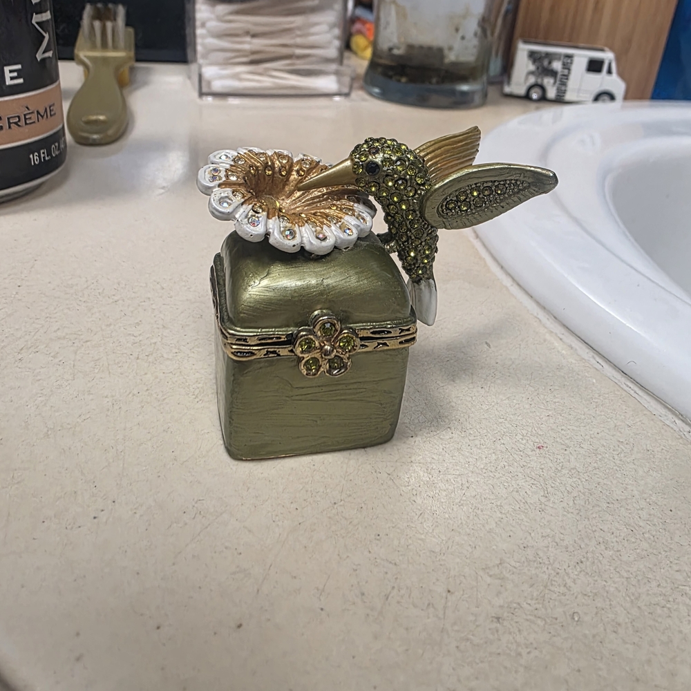 Rucinni Hummingbird Trinket Box